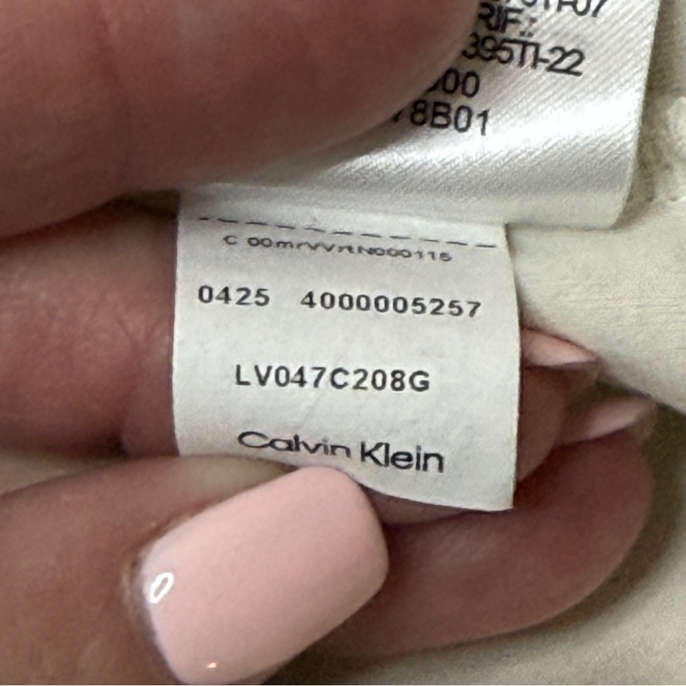 Calvin Klein | Embossed Logo Short Sleeve Sweatshirt Tee | Cream | Size S - Picture 12 of 16